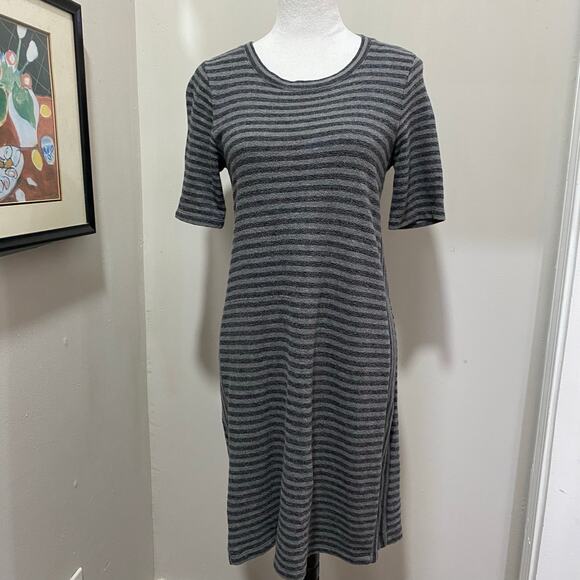 Paraphrase Grey Striped Knit Dress Size Small Short Sleeve Stretch Knit - Picture 1 of 6